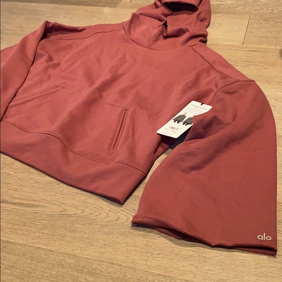 ALO YOGA LOW KEY HOODIE - Picture 2 of 7